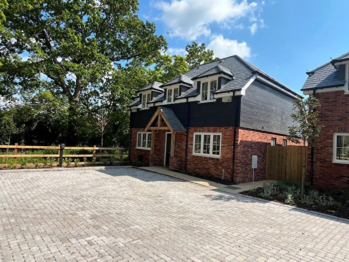 4 Bedroom Bungalow For Sale In Anmore Road, Denmead, Waterlooville, PO7