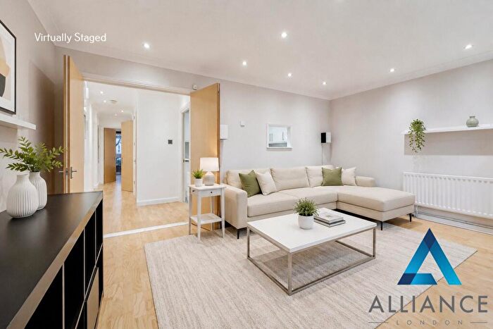 3 Bedroom Apartment For Sale In Narrow Street, London, E14