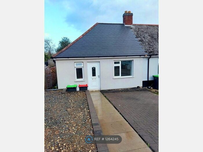 2 Bedroom Bungalow To Rent In Laxton Drive, Hucknall, Nottingham NG15