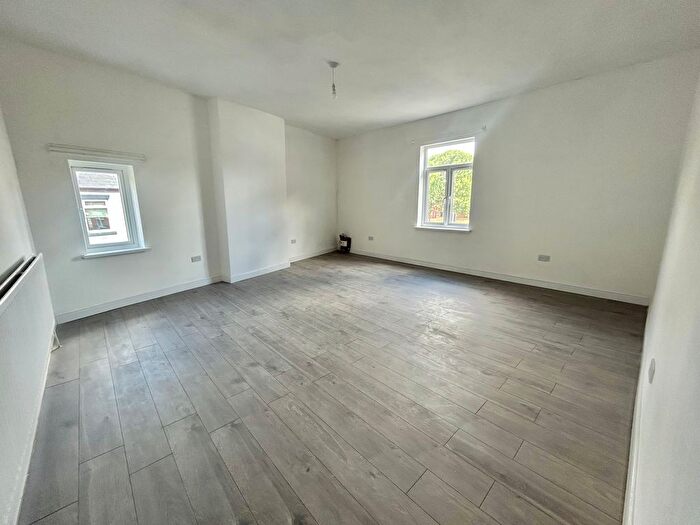 3 Bedroom Flat To Rent In The Flat Above, Wolverhampton, WV6