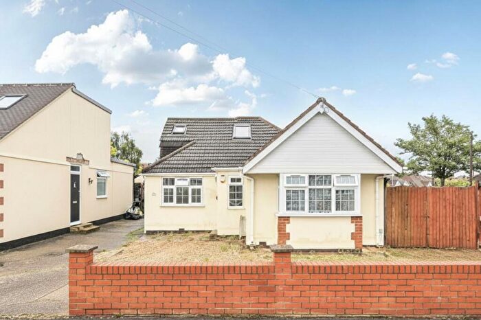 2 Bedroom Detached Bungalow For Sale In Herlwyn Avenue, Ruislip, HA4