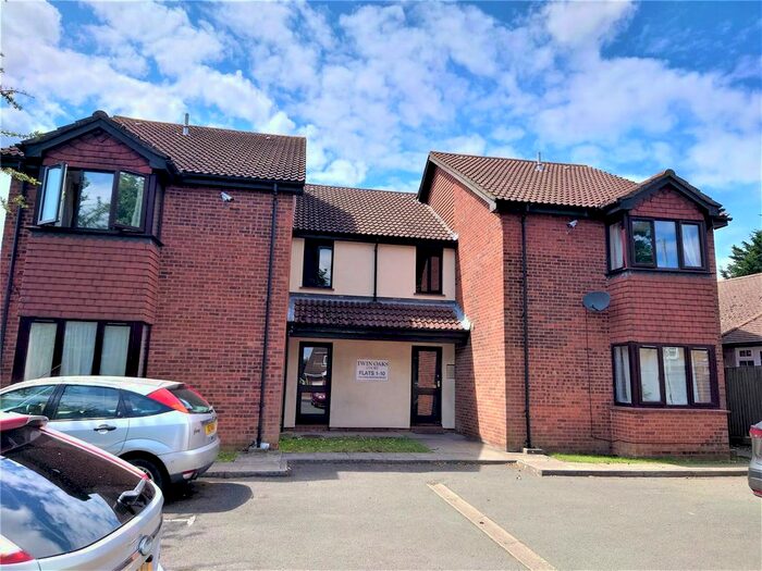 1 Bedroom Flat For Sale In Harlington Road, Uxbridge, Greater London, UB8
