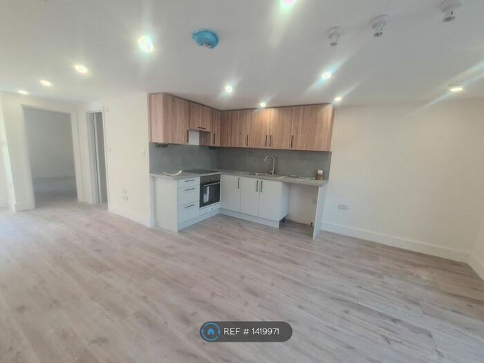 1 Bedroom Flat To Rent In Wellesley Road, London, E11