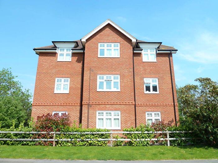 1 Bedroom Apartment To Rent In Alsager, Clements Mead, Leatherhead, Surrey, KT22