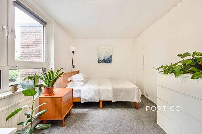 1 Bedroom Flat To Rent In Oakley Square, NW1