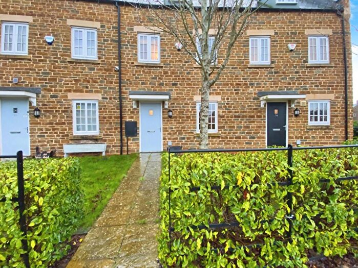 3 Bedroom Terraced House For Sale In Parsons Piece, Banbury, Oxfordshire, OX16