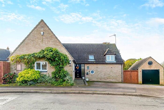 5 Bedroom Detached House For Sale In The Moors Drive, Middleton Cheney, Banbury, OX17