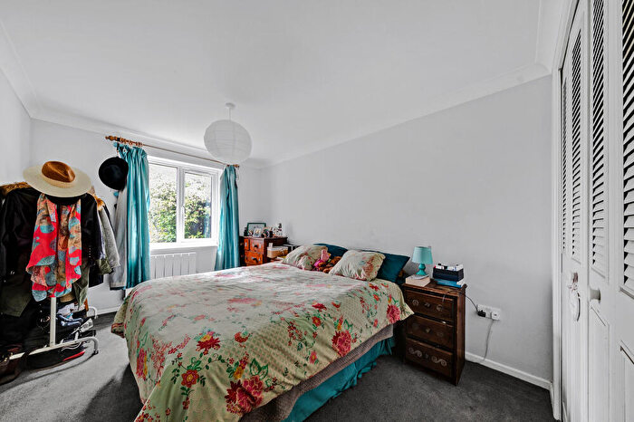 1 Bedroom Flat To Rent In Heathfield Drive, : Bed Rec Bath, CR4