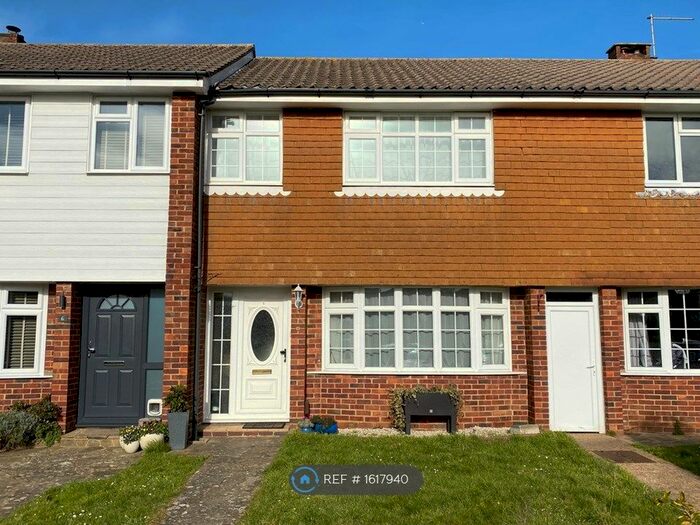 3 Bedroom Terraced House To Rent In Guildford Close, Worthing, BN14