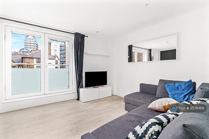 2 Bedroom Flat To Rent In Yeoman Street, London, SE8