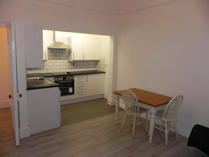 1 Bedroom Flat To Rent In Clandon Road, Guildford, GU1