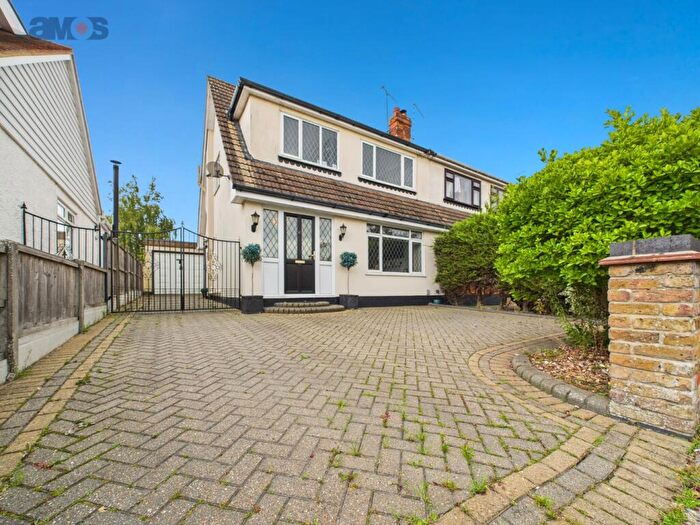 3 Bedroom Semi-Detached House For Sale In Central Avenue, Hadleigh, Essex, SS7