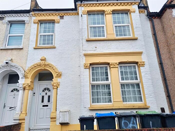 2 Bedroom Flat To Rent In Hathaway Road, Croydon, CR0