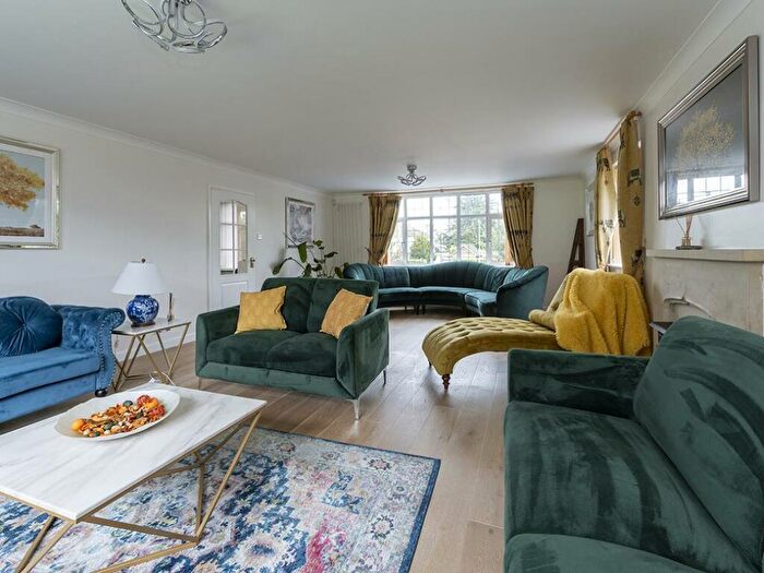 5 Bedroom Detached House For Sale In Bradford Road, Sherborne, Dorset, DT9