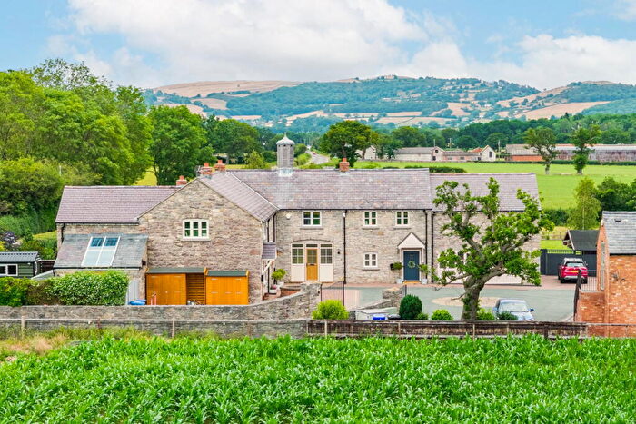4 Bedroom Barn Conversion For Sale In Mold Road, Denbigh, LL16