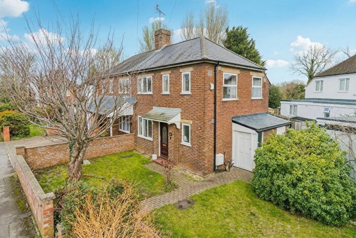 3 Bedroom Semi Detached House For Sale In Common Rise, Hitchin, SG4