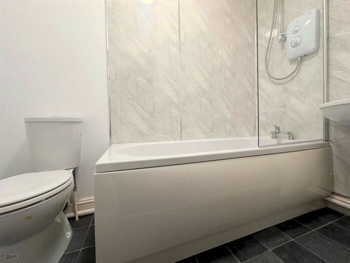 3 Bedroom Property To Rent In Albert Street, Burnley, BB11