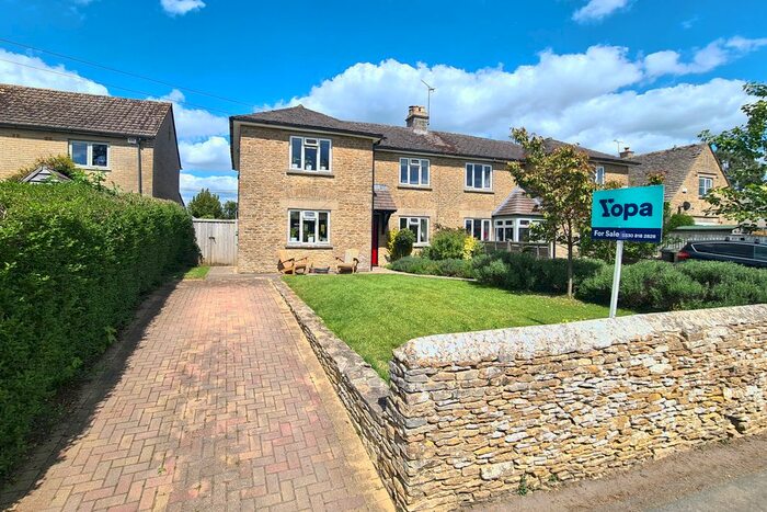 3 Bedroom Semi-Detached House For Sale In Durncourt, Ampney Crucis, Cirencester, GL7
