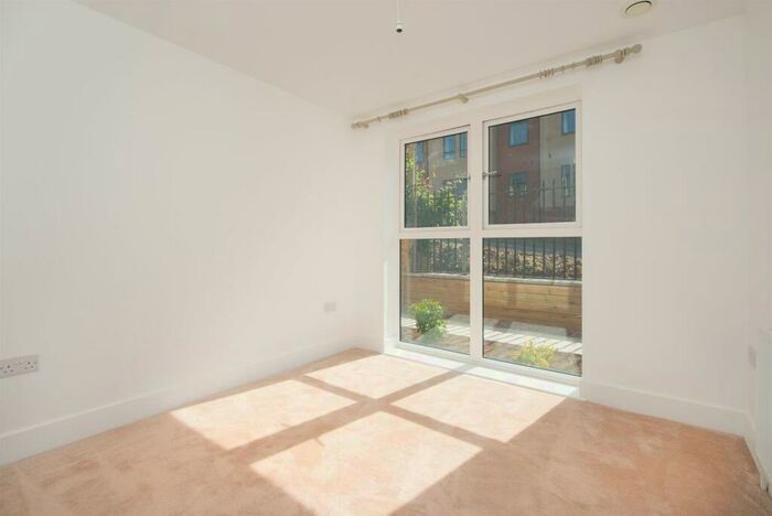 1 Bedroom Flat To Rent In Rosewood Heights, Dover, CT17