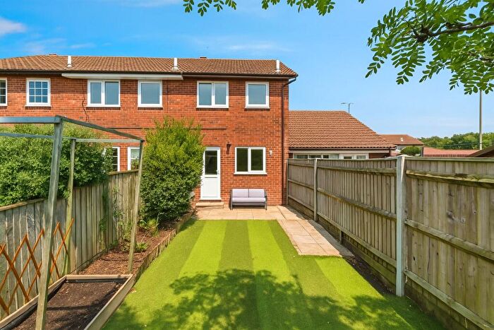 2 Bedroom Terraced House For Sale In Evergreen Close, Marchwood, Southampton, SO40