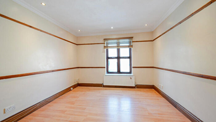 1 Bedroom Flat For Sale In Victoria St, London, E15