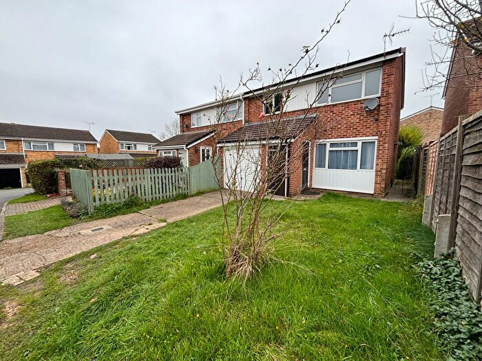 3 Bedroom Detached House To Rent In Netley Close, Reading, RG4