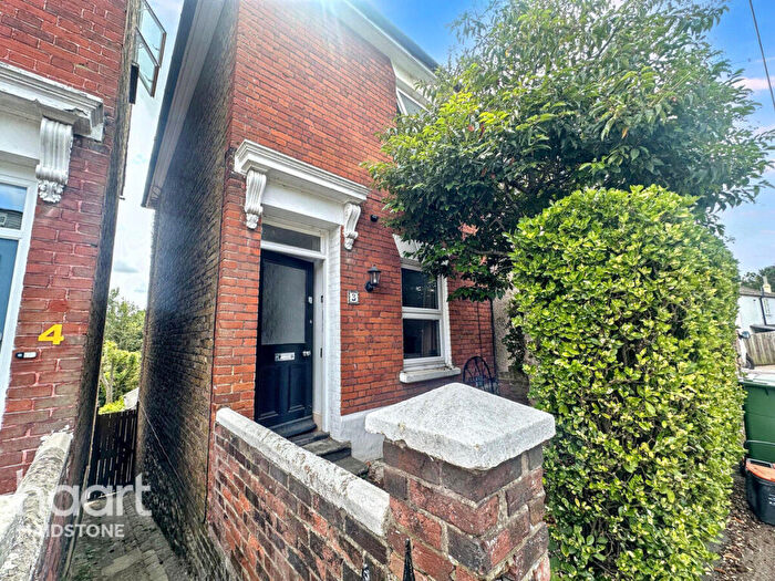 3 Bedroom Semi Detached House For Sale In Prospect Place, Maidstone, ME16