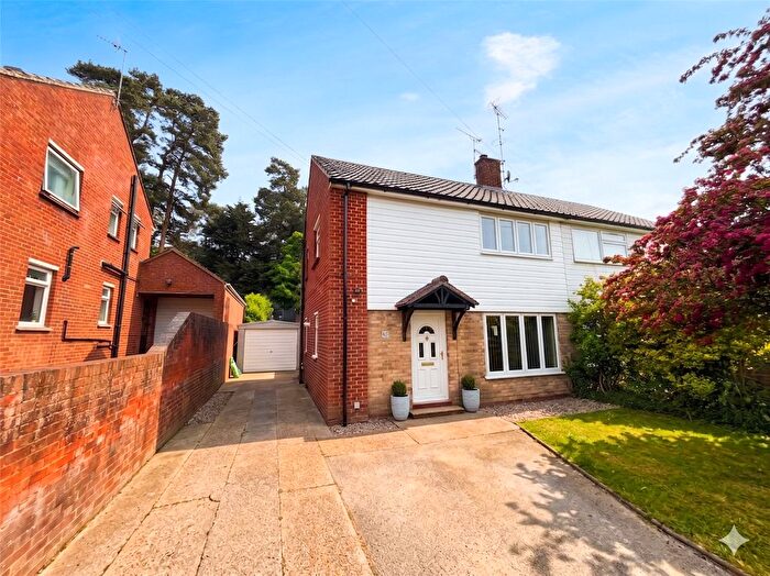 3 Bedroom Semi Detached House For Sale In Evergreen Road, Frimley, Camberley, GU16