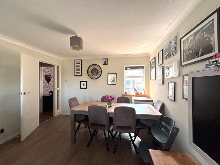 2 Bedroom Flat For Sale In Regents Court, Victoria Road, Swanage, Dorset, BH19 - Photo 7