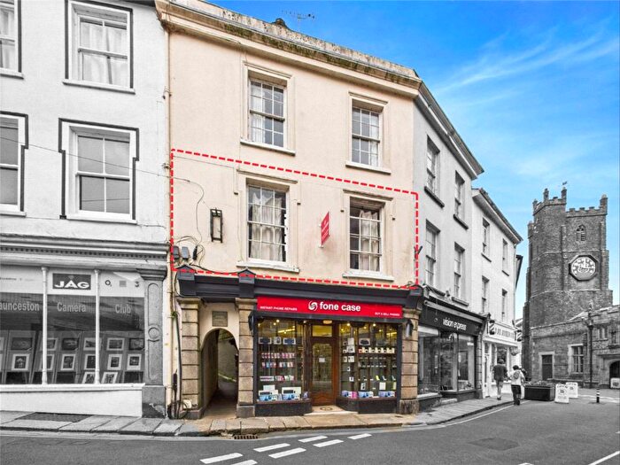 1 Bedroom Flat To Rent In Church Street, Launceston, Cornwall, PL15