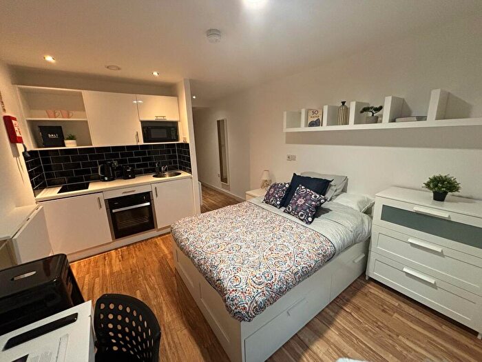 1 Bedroom Flat To Rent In David Lewis Street, L1