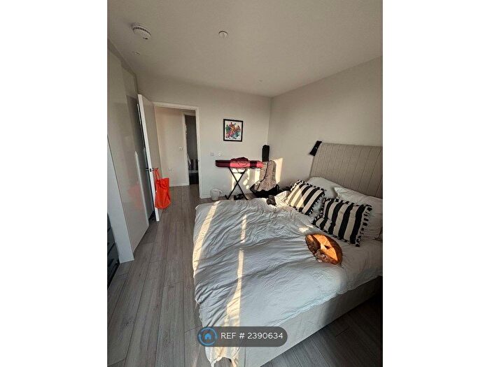 1 Bedroom Flat To Rent In City Lights Point, London, SE1