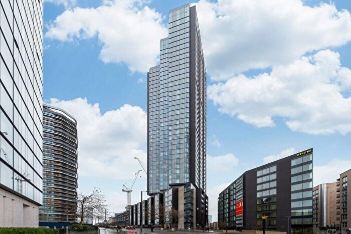 2 Bedroom Apartment For Sale In Carrara Tower, Bollinder Place, London, EC1V - Photo 3