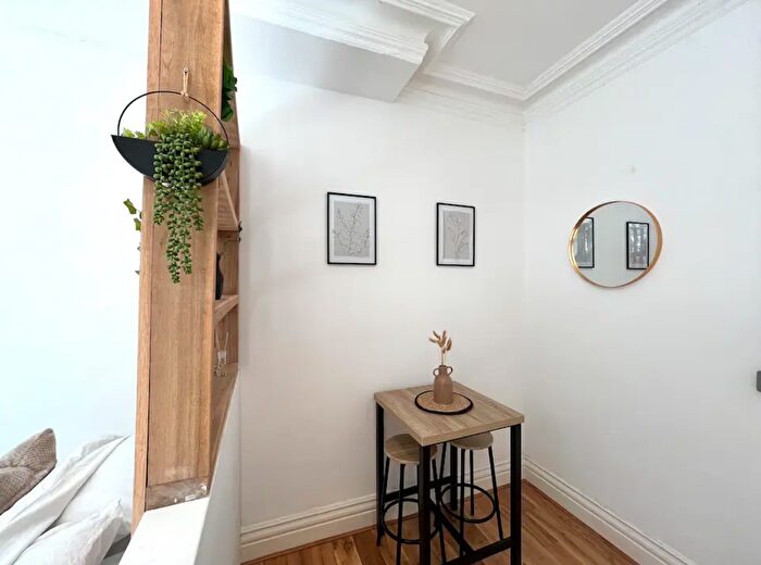 1 Bedroom Flat To Rent In St. Johns Road, Bournemouth, BH5