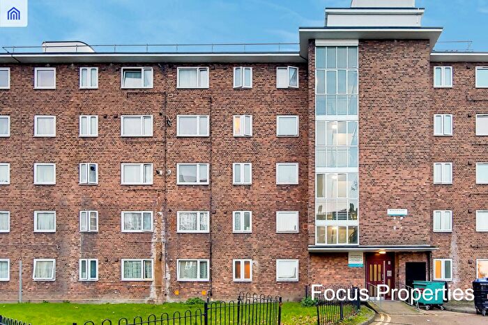 3 Bedroom Flat To Rent In Peckham Park Road, London, SE15