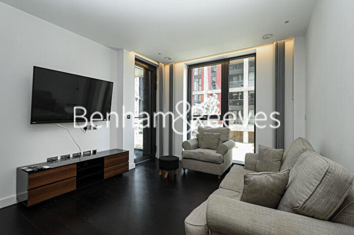 2 Bedroom Apartment To Rent In Haines House, Nine Elms, SW11