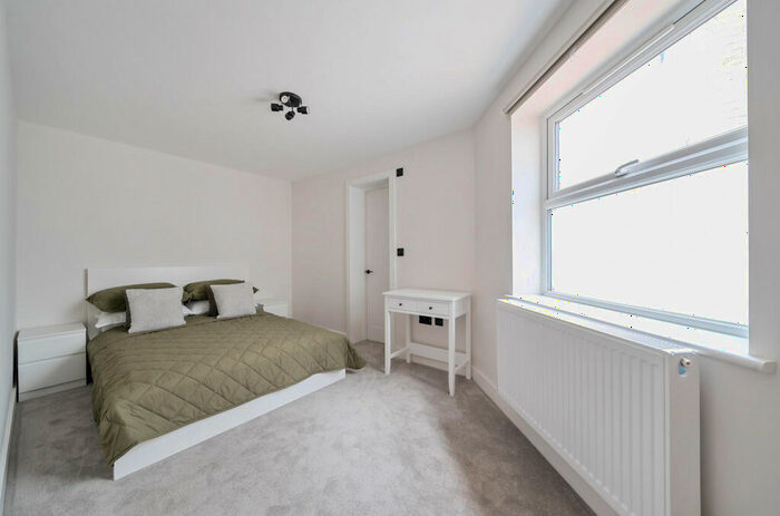 Studio To Rent In High Street, Aldershot, GU12