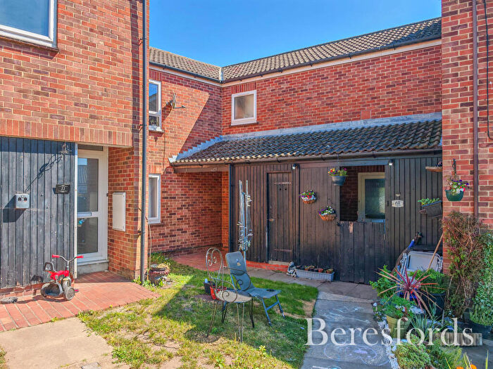 2 Bedroom Maisonette For Sale In Rochdale Way, Colchester, CO4