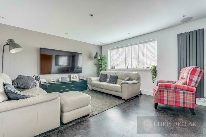4 Bedroom Detached House For Sale In Porters Close, Buntingford, SG9