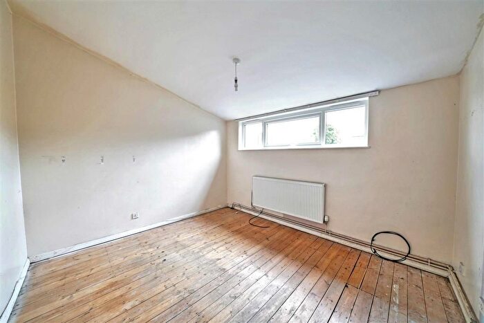 2 Bedroom Terraced House For Sale In Blandford Road, Southall, UB2