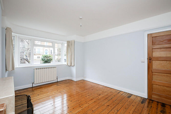 2 Bedroom Apartment To Rent In Kingston Upon Thames, KT2