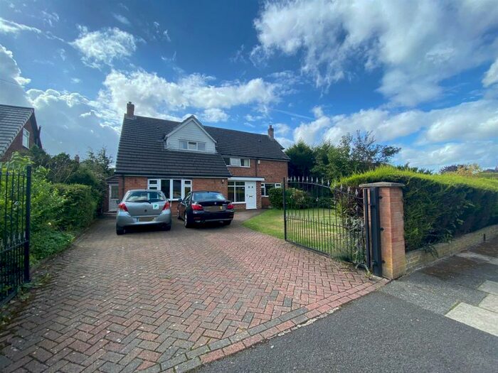 5 Bedroom Detached House To Rent In Taunton Road, Sale, M33