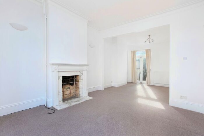 3 Bedroom Terraced House To Rent In Romberg Road, Tooting Bec, London, SW17