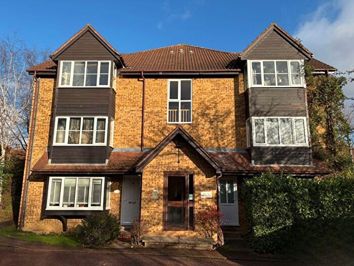 1 Bedroom Flat For Sale In Cambrian Green, Snowdon Drive, West Hendon, London, NW9