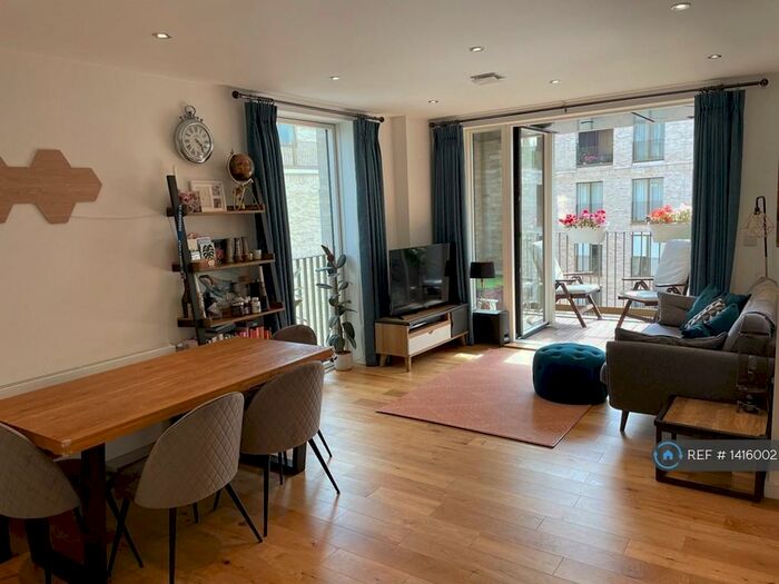 2 Bedroom Flat To Rent In Green Lanes, London, N4