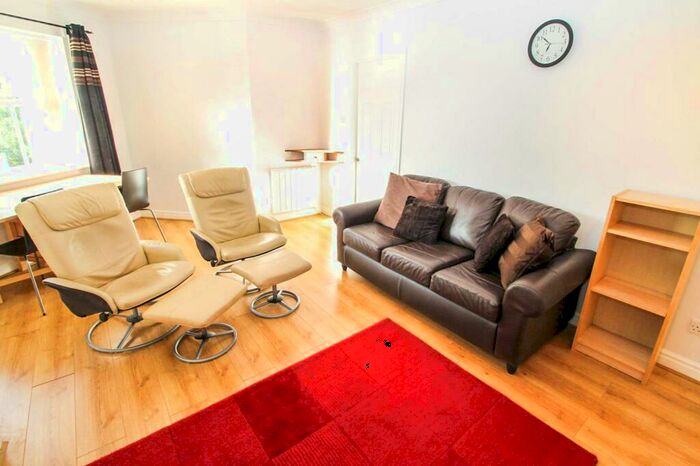 2 Bedroom Apartment For Sale In The Cricketers, Leeds, LS5