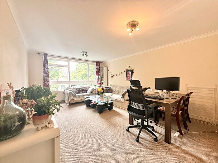 2 Bedroom Flat To Rent In Eaton Rise, Ealing Broadway, London, W5