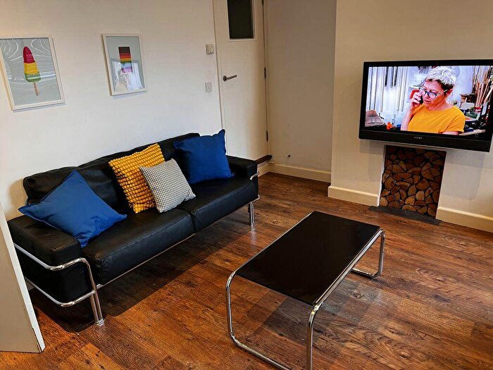 4 Bedroom House To Rent In Pybus Street - Student Property, DE22