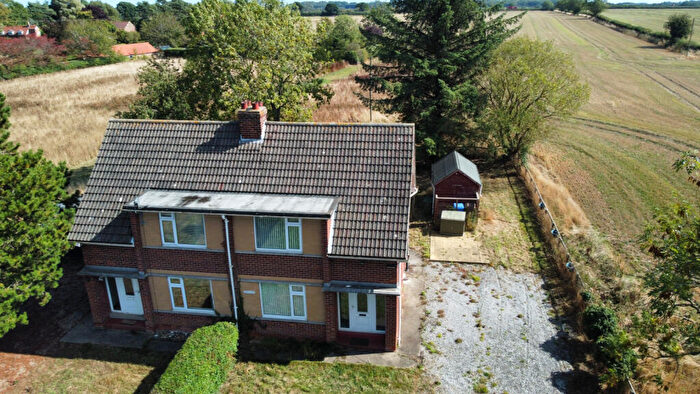 3 Bedroom Semi-Detached House For Sale In Black Tup Lane, Arnold, HU11