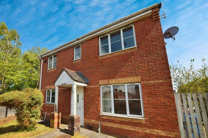 3 Bedroom Detached House To Rent In Hacking Street, Salford, Greater Manchester, M7